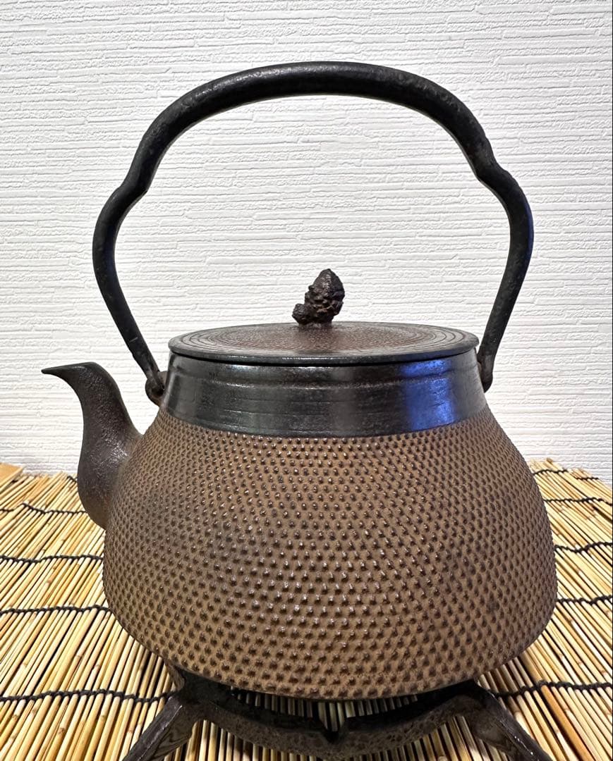 未使用品　付属品付　南部盛岡釜定工房造　１５型　南部鉄瓶　南部鉄器　鉄瓶