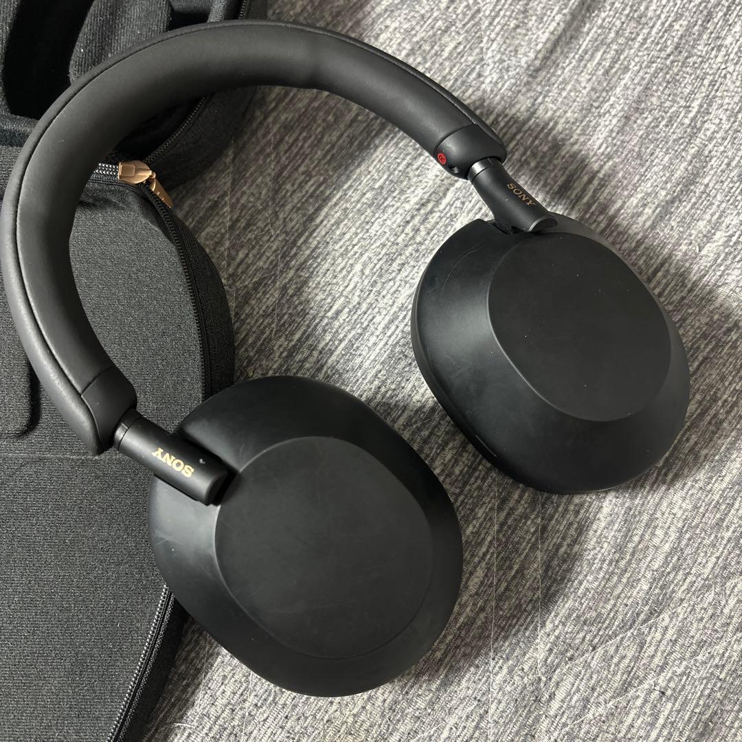 美品　SONY WH1000XM5 ワイヤレスノイズキャンセリングヘッドホン