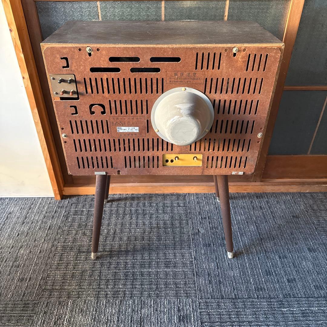 白黒テレビ　ブラウン管テレビ　ヴィンテージ