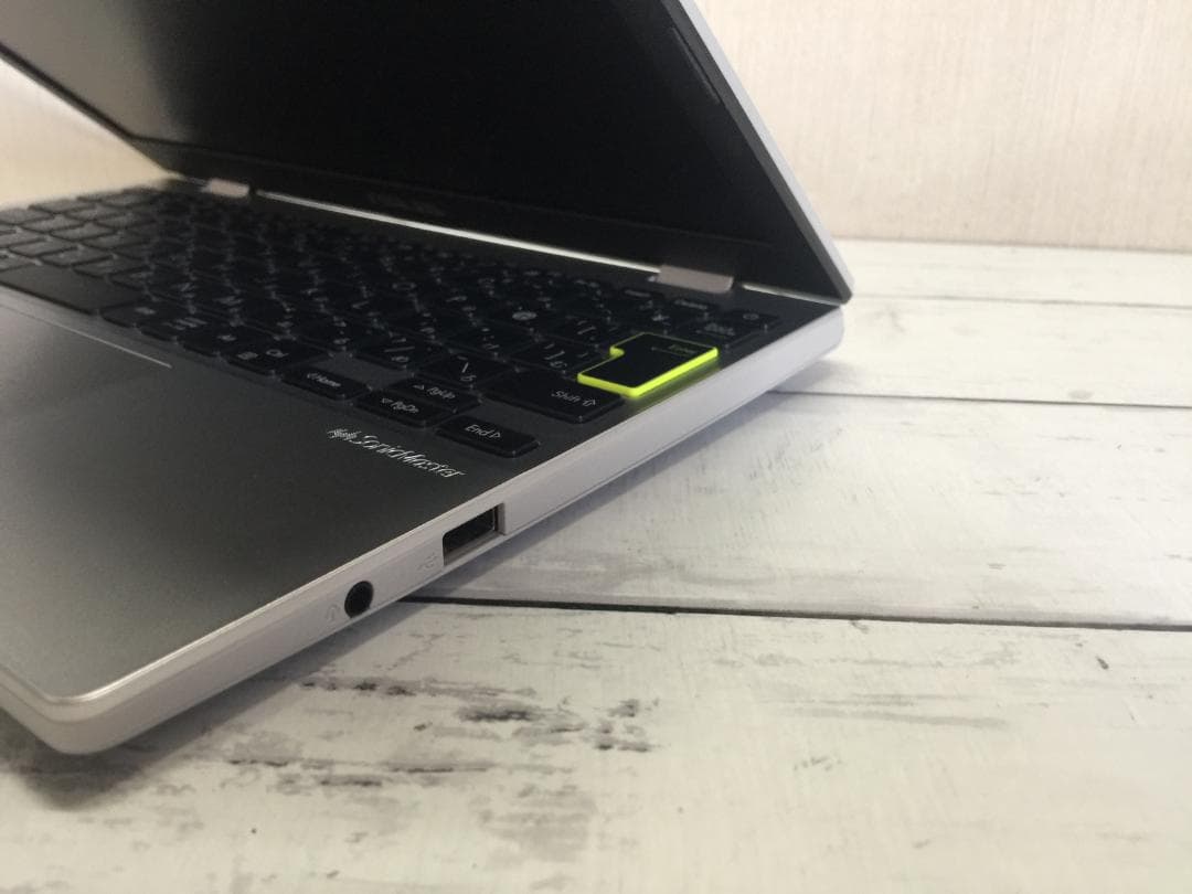 ASUS E210MA 11.6型/SSD/NumberPa/Office