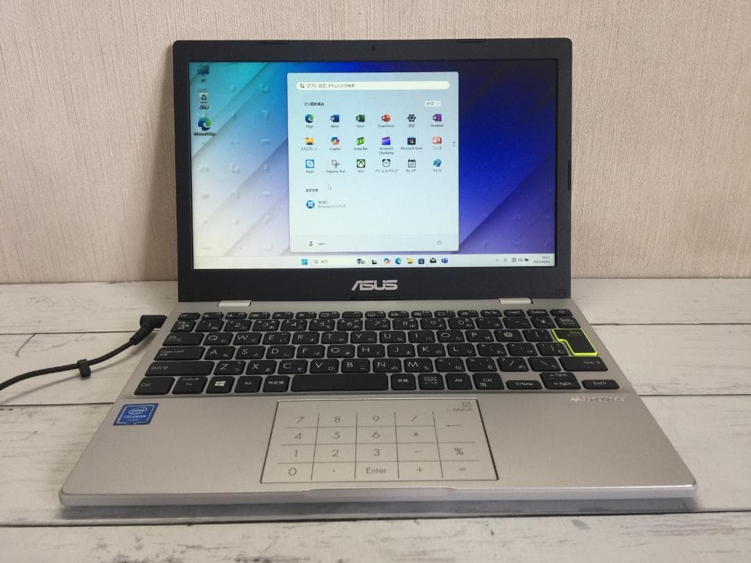 ASUS E210MA 11.6型/SSD/NumberPa/Office