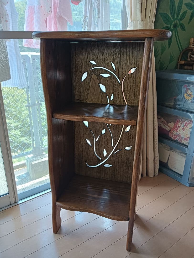 透かし棚　手作り　本立て　木製棚　国産杉