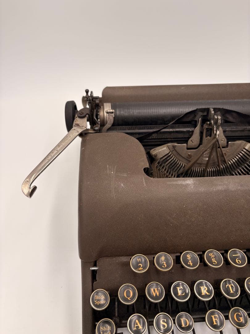 クラシック ブラウン タイプライター