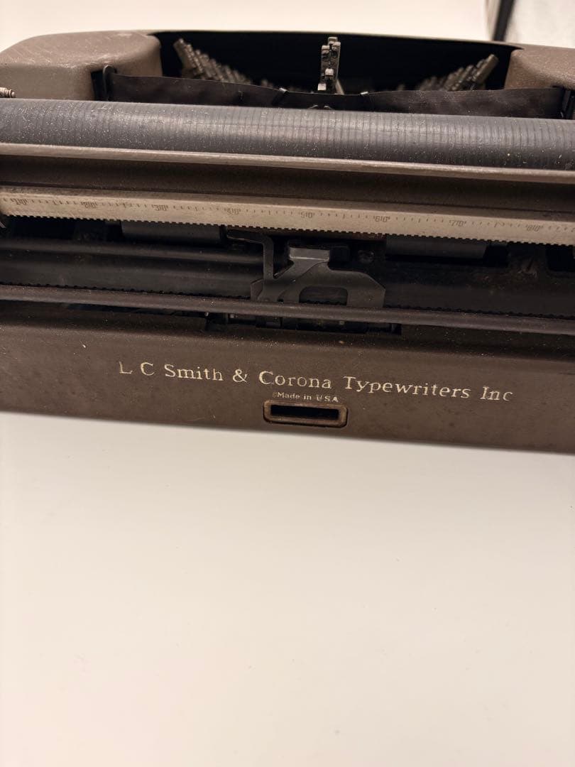 クラシック ブラウン タイプライター