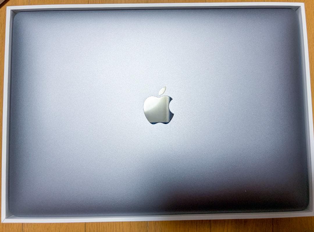 【美品】Macbook Air 2020 Intel Core i5　箱付属