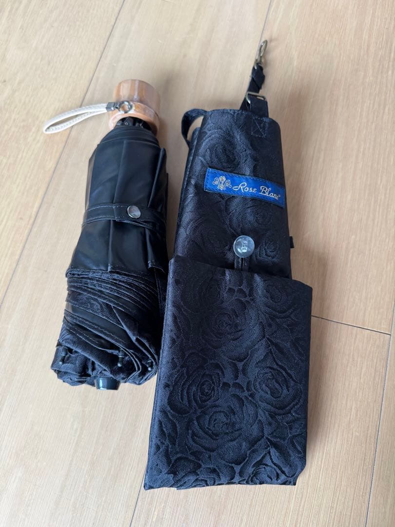 芦屋ロサブラン　3段折日傘　ブラック　ローズ柄