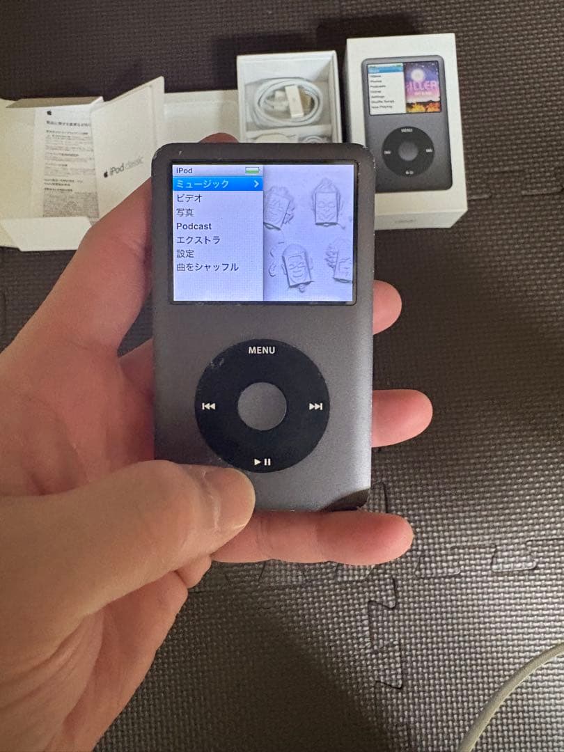 iPod Classic 160GB 本体と付属品