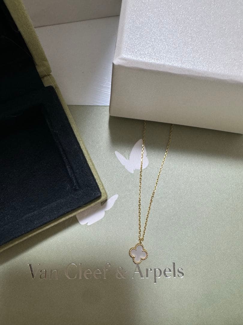 Van Cleef & Arpels スウィート アルハンブラ ペンダント