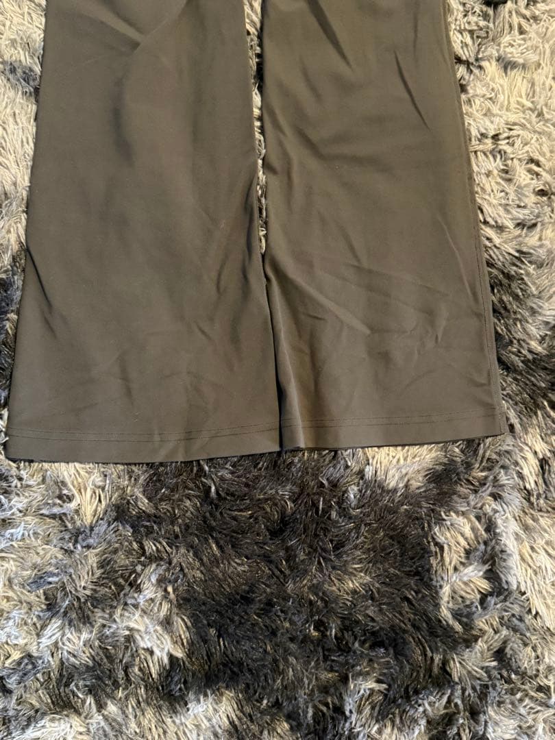 Lululemon ルルレモン　フレアレギンス