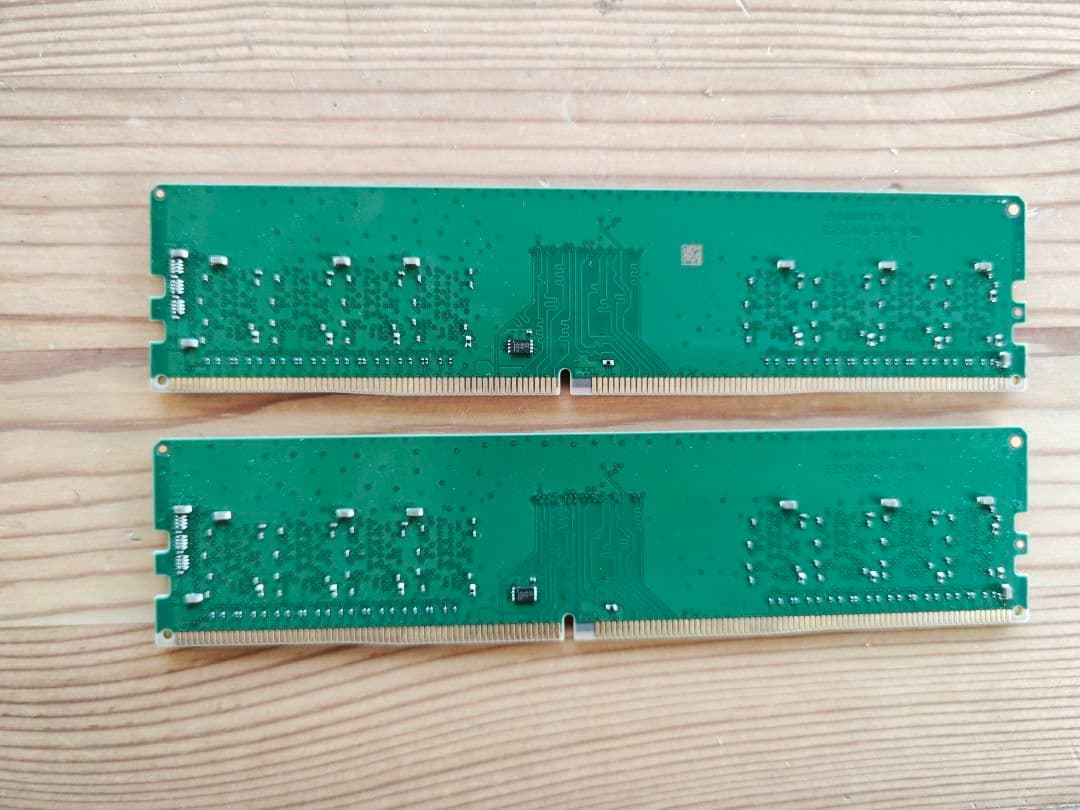 Crucial 8GB DDR4 2400MHz メモリー