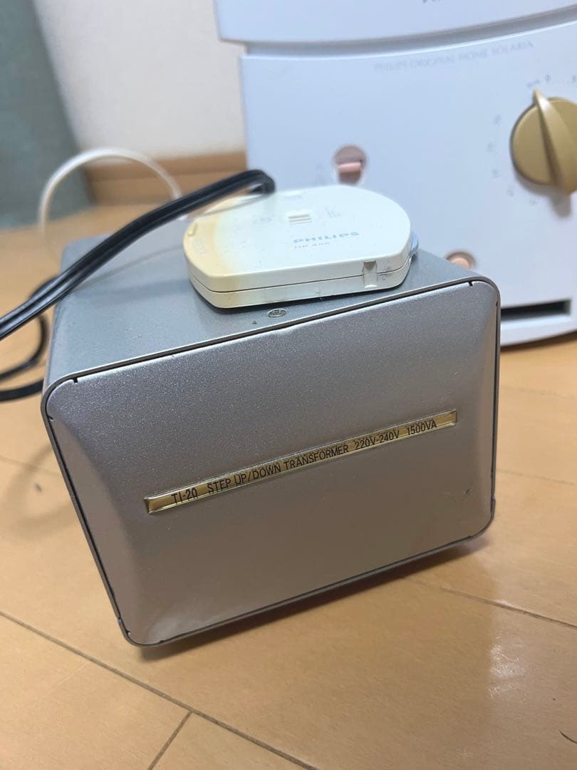 PHILIPS フィリップス HB406 日焼け　タンニングマシーン　変圧器込み