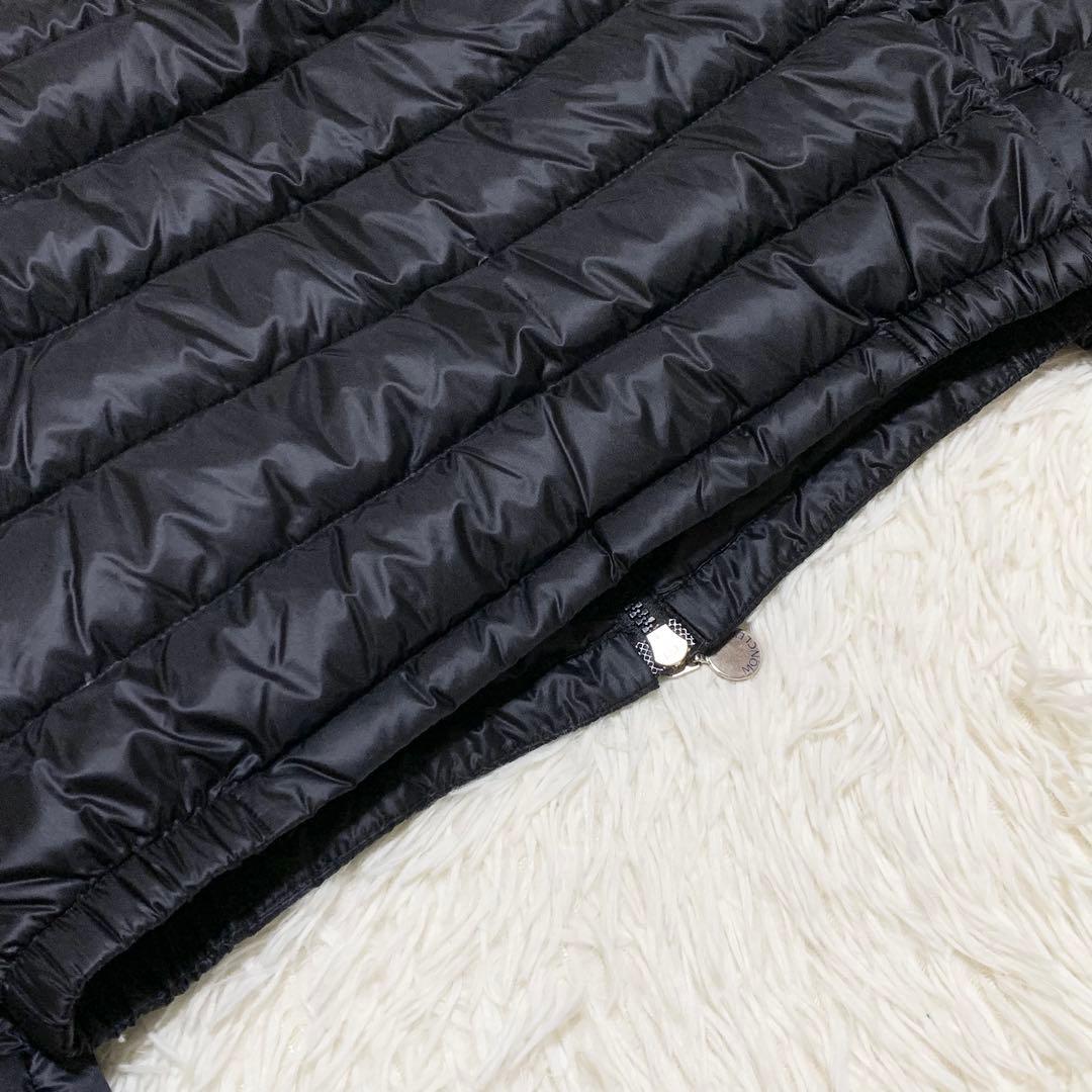 【未使用に近い】モンクレール ライトダウン AGAY ロゴワッペン ブラック0