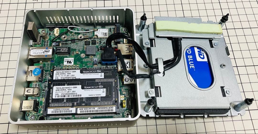 第5世代 インテルNUC キット NUC5i3RYH　変換ケーブル2本セット