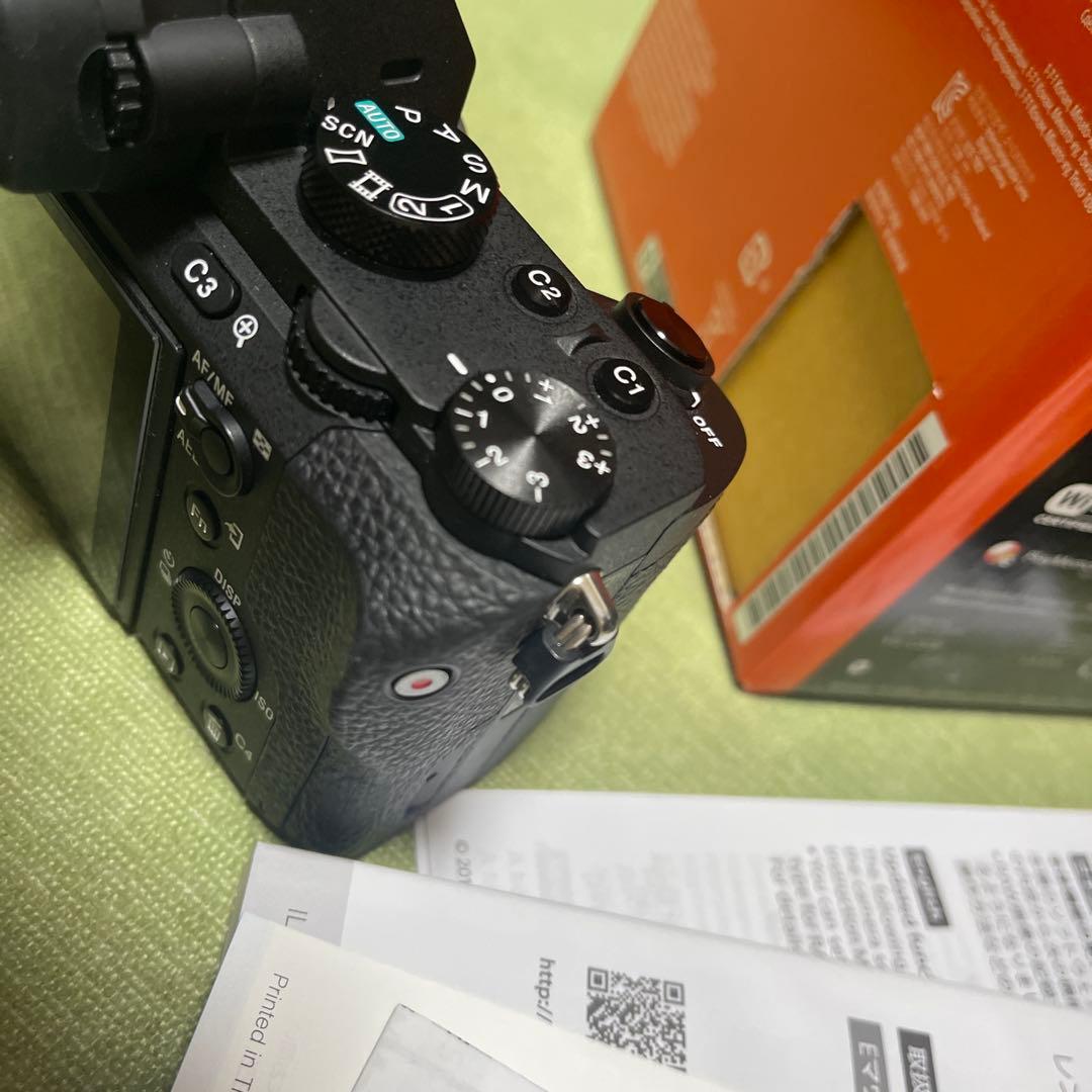 Sony α7 II ILCE-7M2 本体 + バッテリー2個 + 充電器
