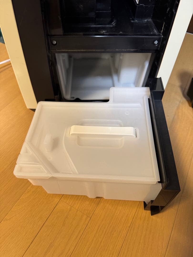 SHARP シャープ除湿加湿空気清浄機 プラズマクラスター　KC--HD70-W