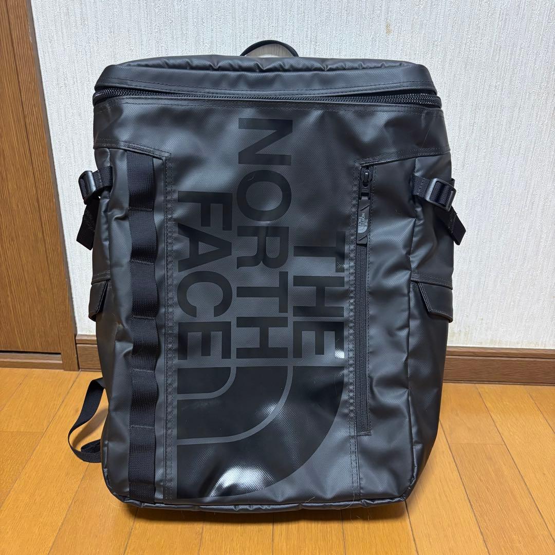 美品★ ノースフェイス　ヒューズボックス　30L ブラック
