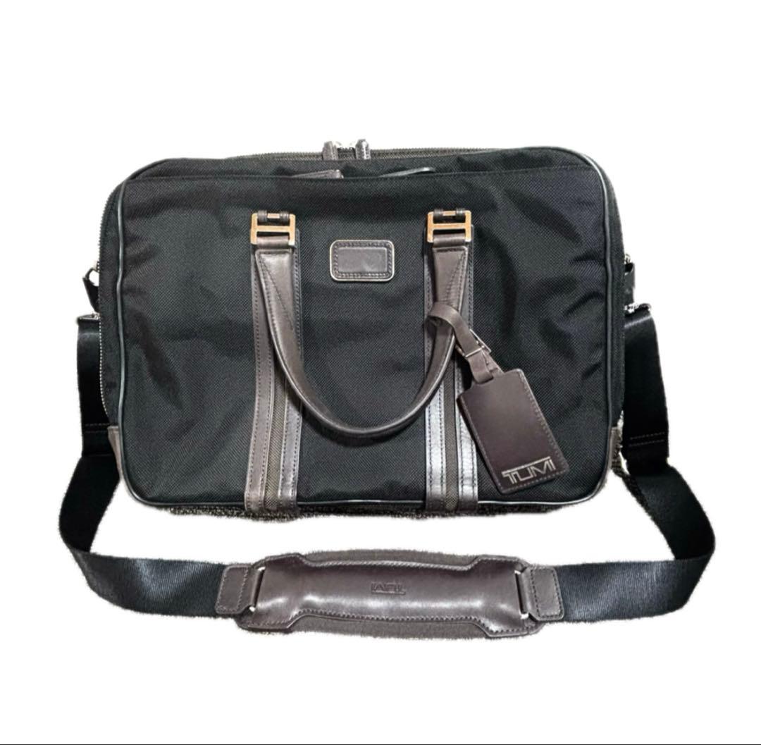 美品　TUMIビジネスバッグ ブラック ナイロン レザー　大容量