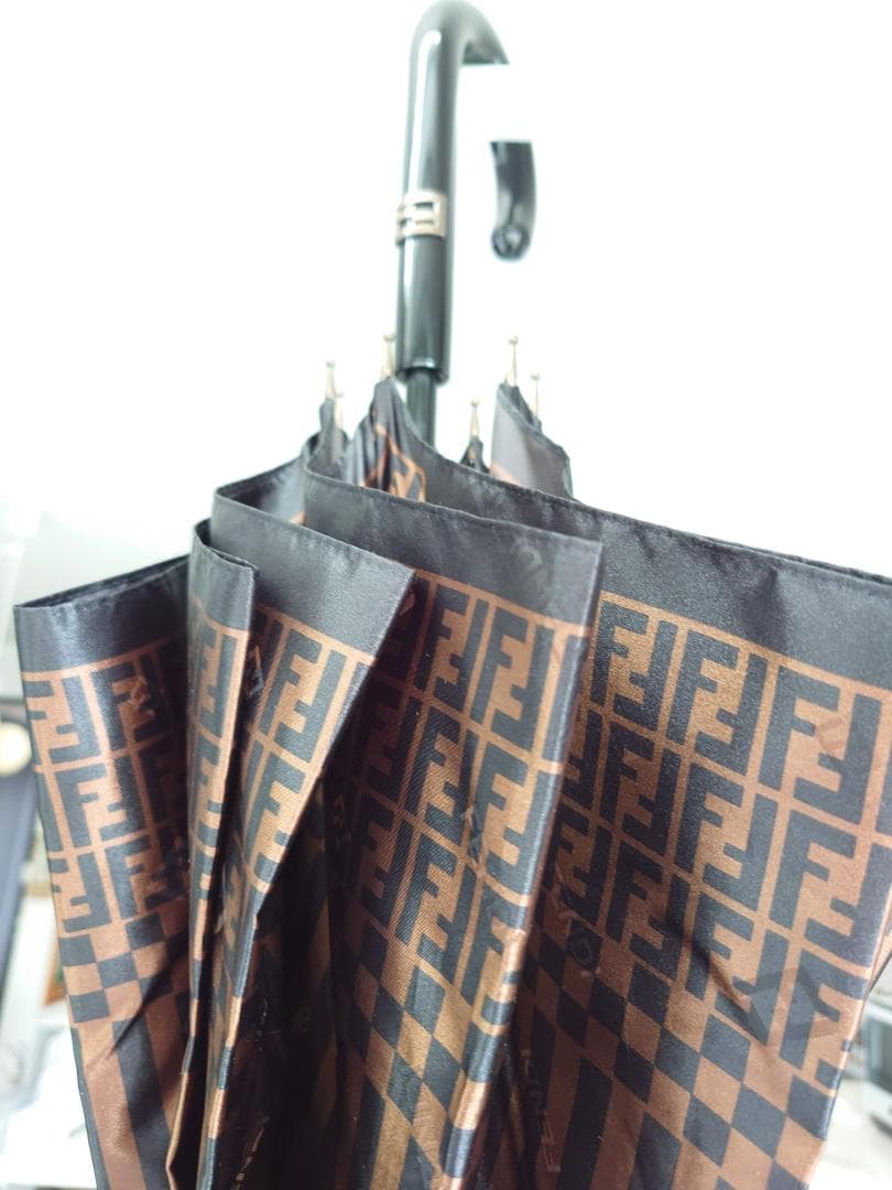 「FENDI フェンディ 」女性用 雨傘 極美品