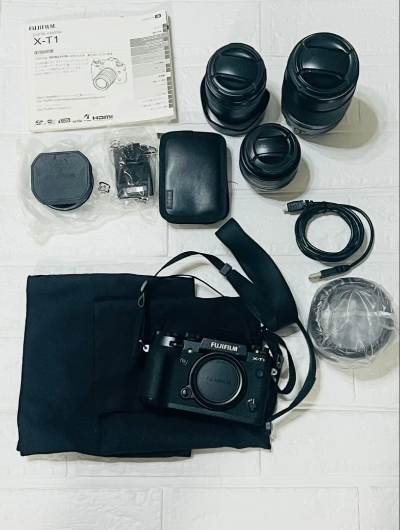 FUJIFILM フジフィルム ミラーレス X-T1 ブラック　レンズ付き