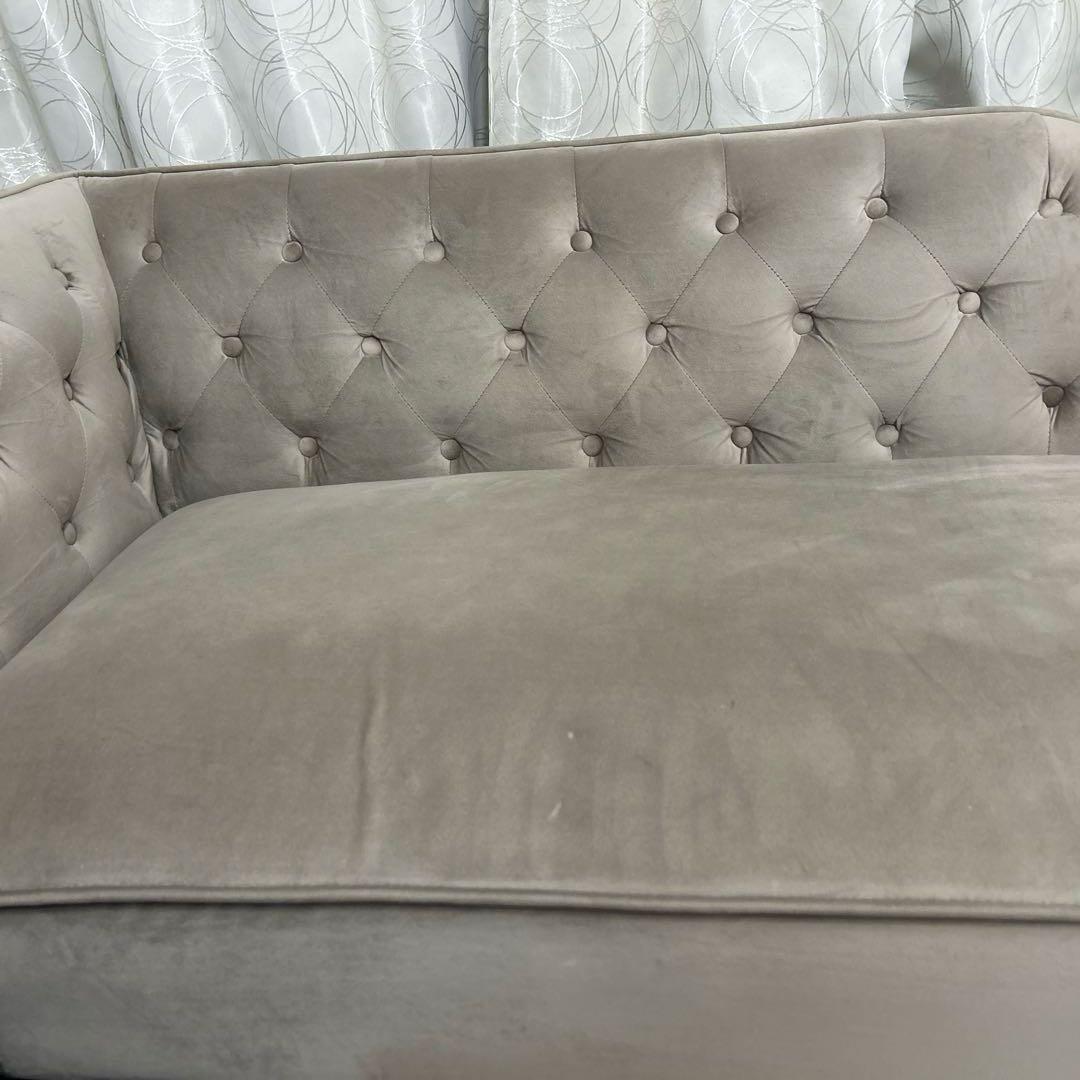 【12月27日まで出品予定】LOWYA グレー ベルベット ボタン留めソファ