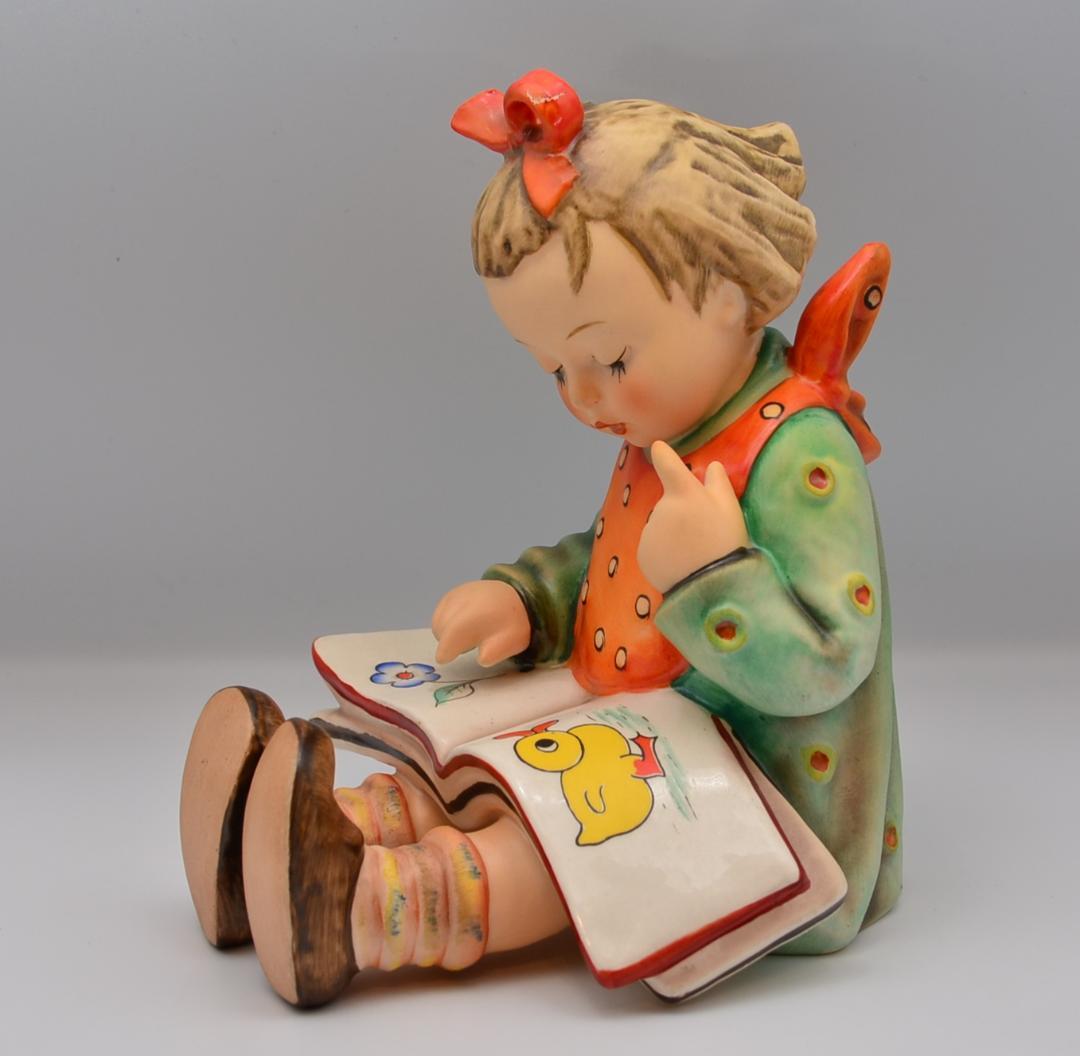 本の虫　＃8　女の子　★フンメル　ドイツ・ゲーベル　ラージ ご成約済み