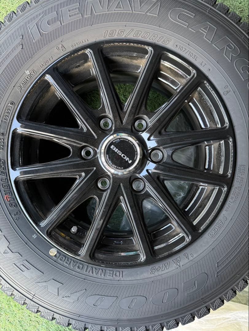 美品　ハイエーススタッドレスタイヤホイールセット195/80R15
