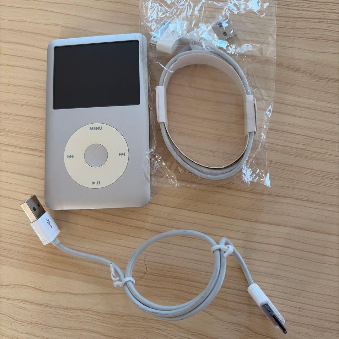 iPod classic 160GBシルバー USBケーブル付き