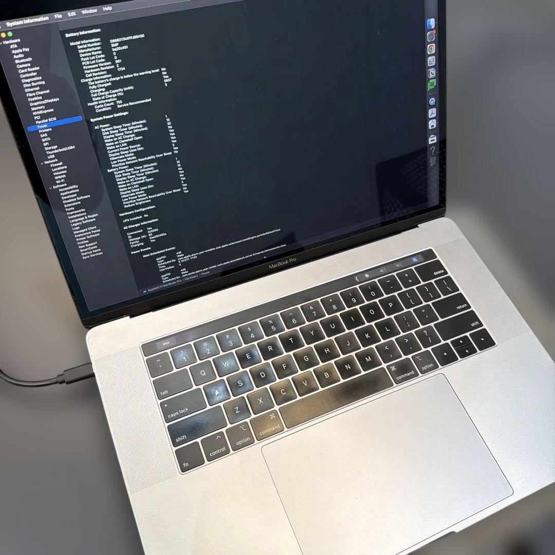 Apple MacBook Pro 2018 15インチ 32GB /1TB