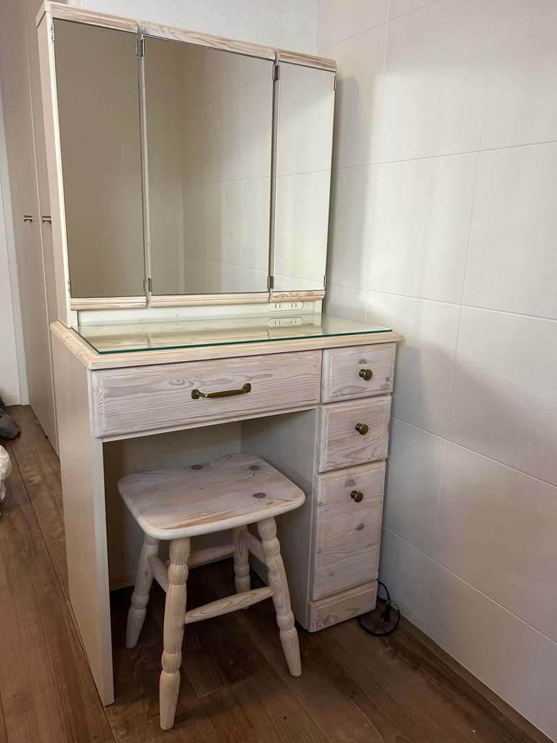 ゆんゆりドレッサー　スツール付き
