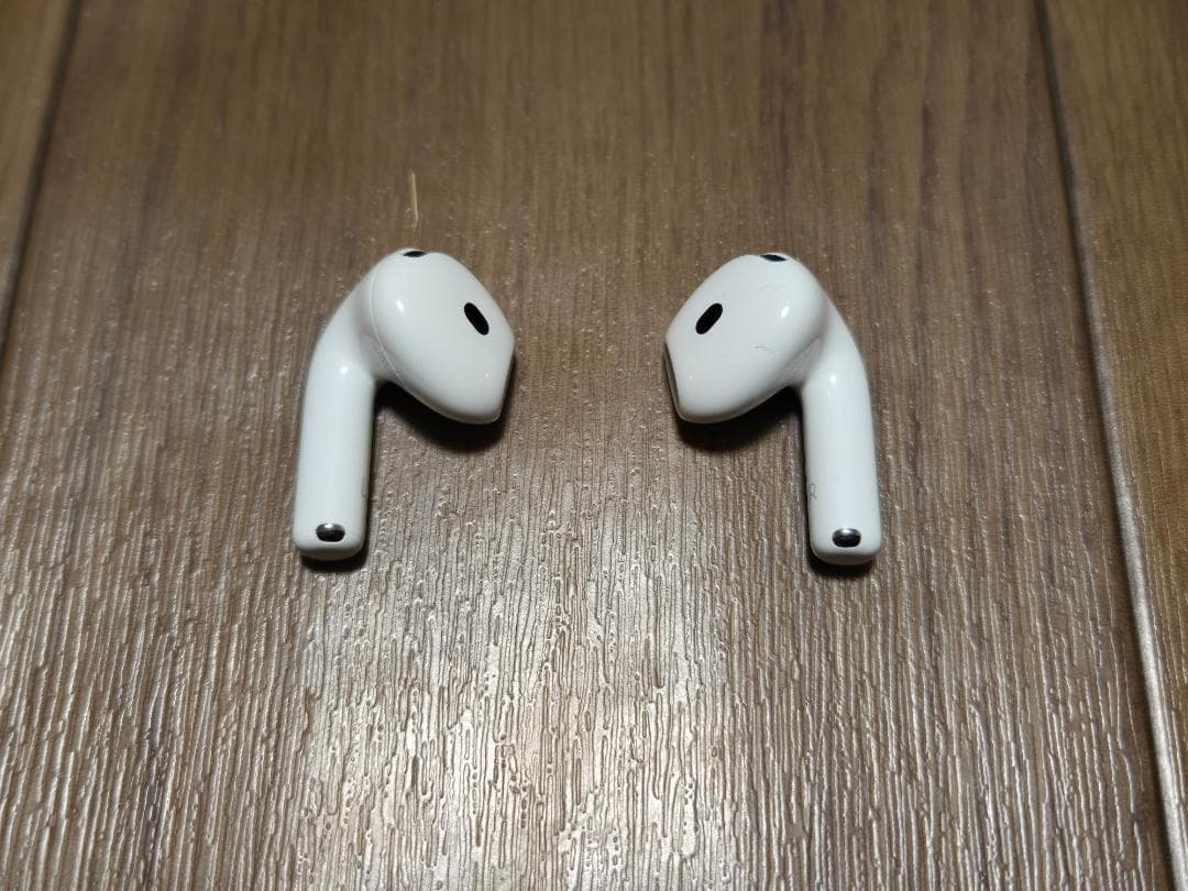 （ほぼ新品）Apple AirPods 4 NC非搭載 USB-Cタイプ