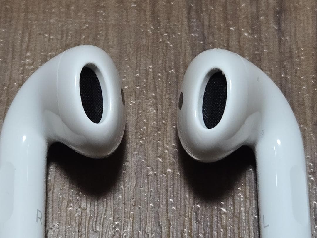 （ほぼ新品）Apple AirPods 4 NC非搭載 USB-Cタイプ
