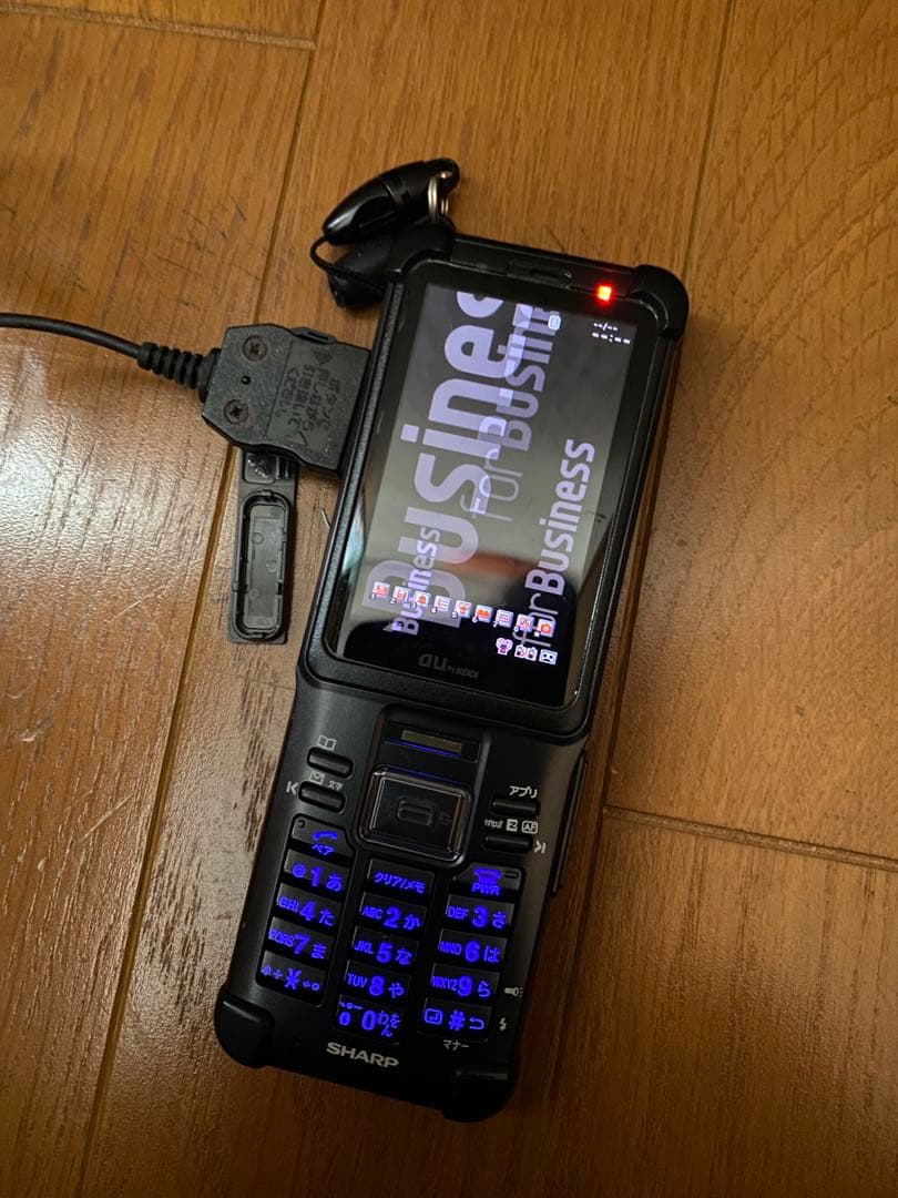 au SHARP E05SH ブラック 携帯電話 警察もどき仕様 充電器付