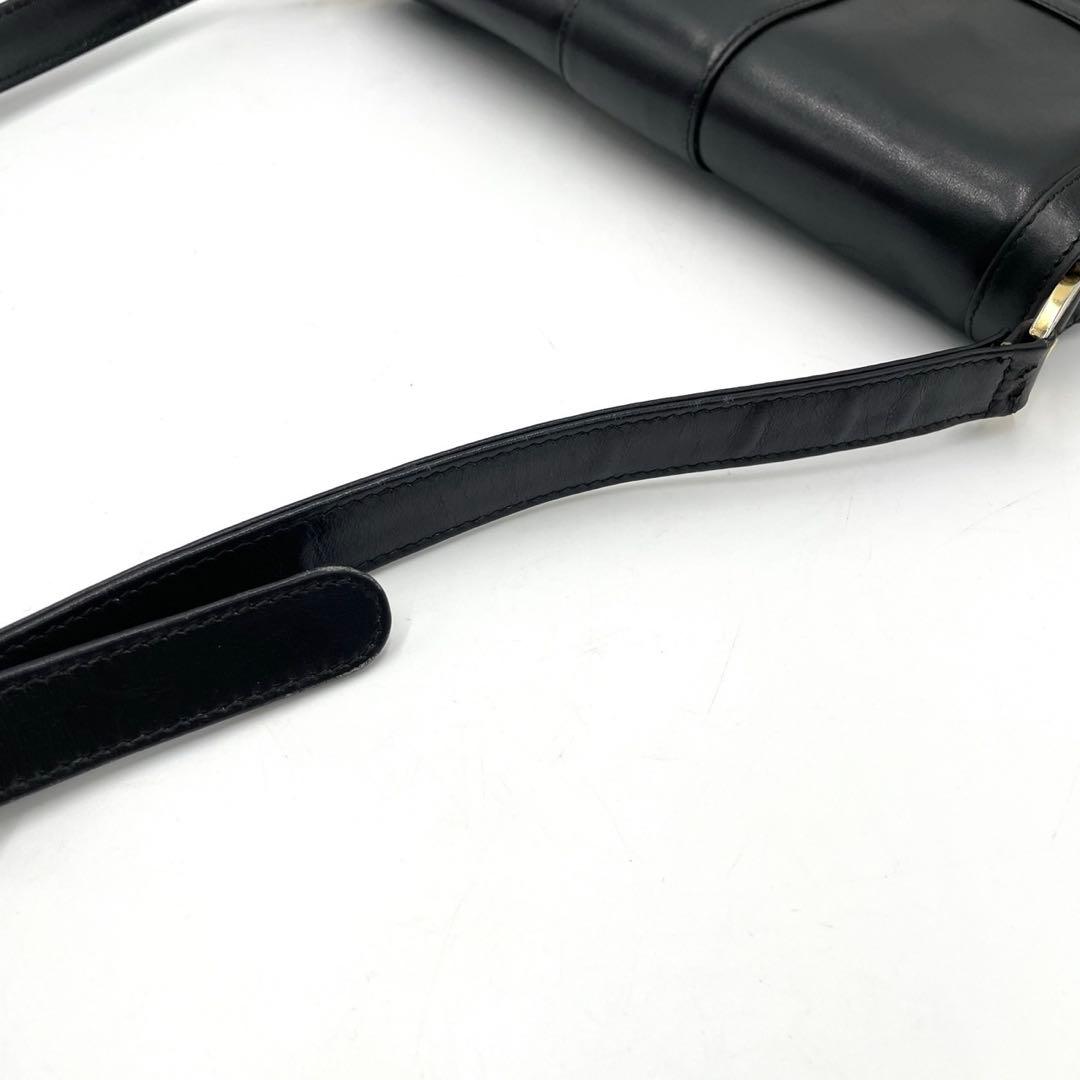 オールドグッチ ショルダーバック インターロッキング ロゴ ブラック レザー