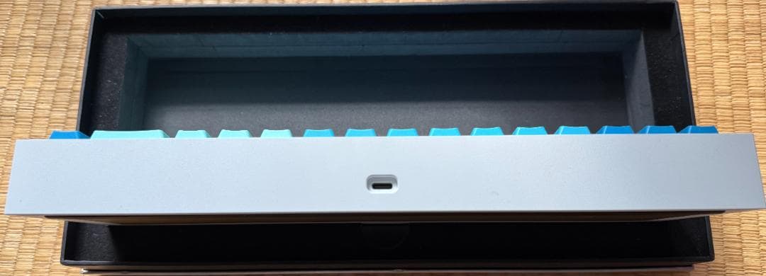 Tofu65 ホワイト 完成品 白×水色 アルミ メカニカルキーボード