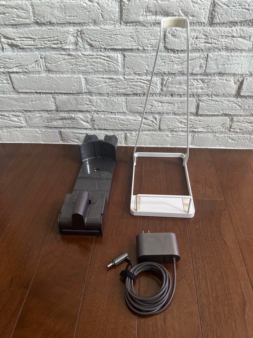 dyson ダイソンV8 Slim Fluffy 掃除機