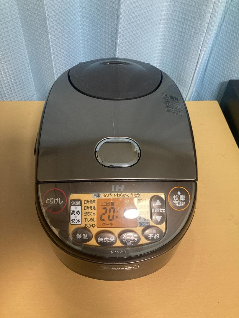 ★★2019年製 Zojirushi NP-VZ10 炊飯器 5.5合★002