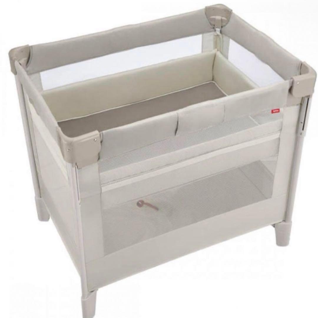 美品　ココネルエアープラス　ホワイトベージュ　9X196CXXJ アップリカ