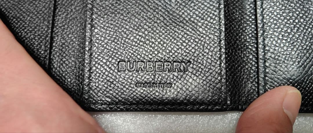 Kです様　バーバリー キーケース TBロゴ サフィアーノレザー 6連 ブラック