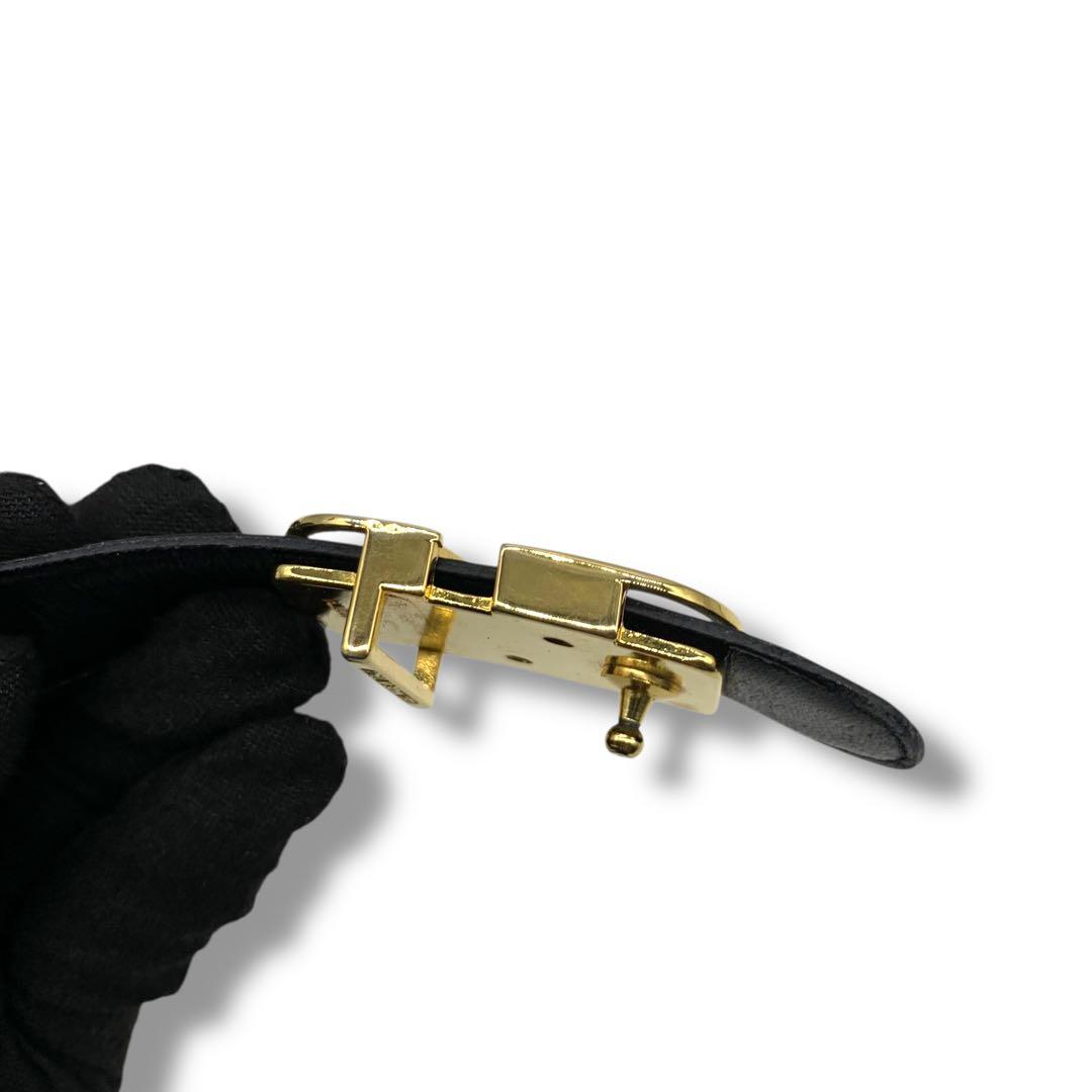 VALENTINO V字バックル 黒レザーベルト