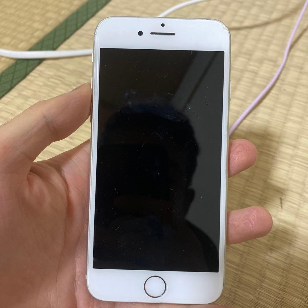 S*）様 D*n様 iPhone8 256GB シルバー　電池残量80%初期化