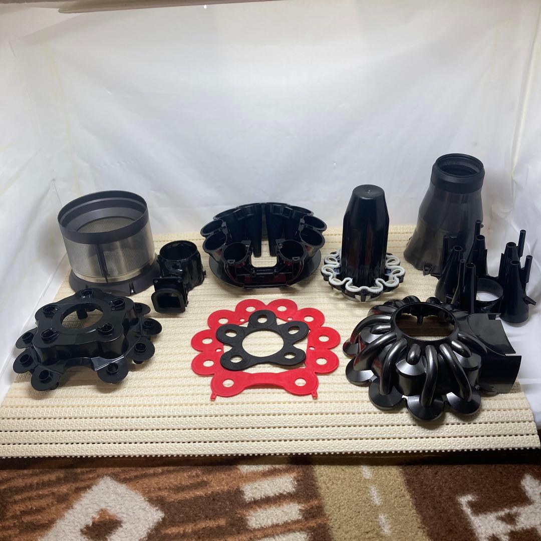 58さん専用ダイソン　ＳＶ11　分解清掃済（限定　床ブラシ、ホ－スサ－ビス）