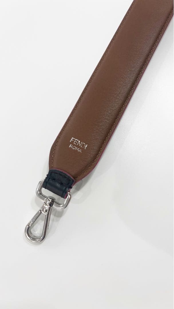 【美品】FENDI スタッズ ストラップユー ショルダーストラップ