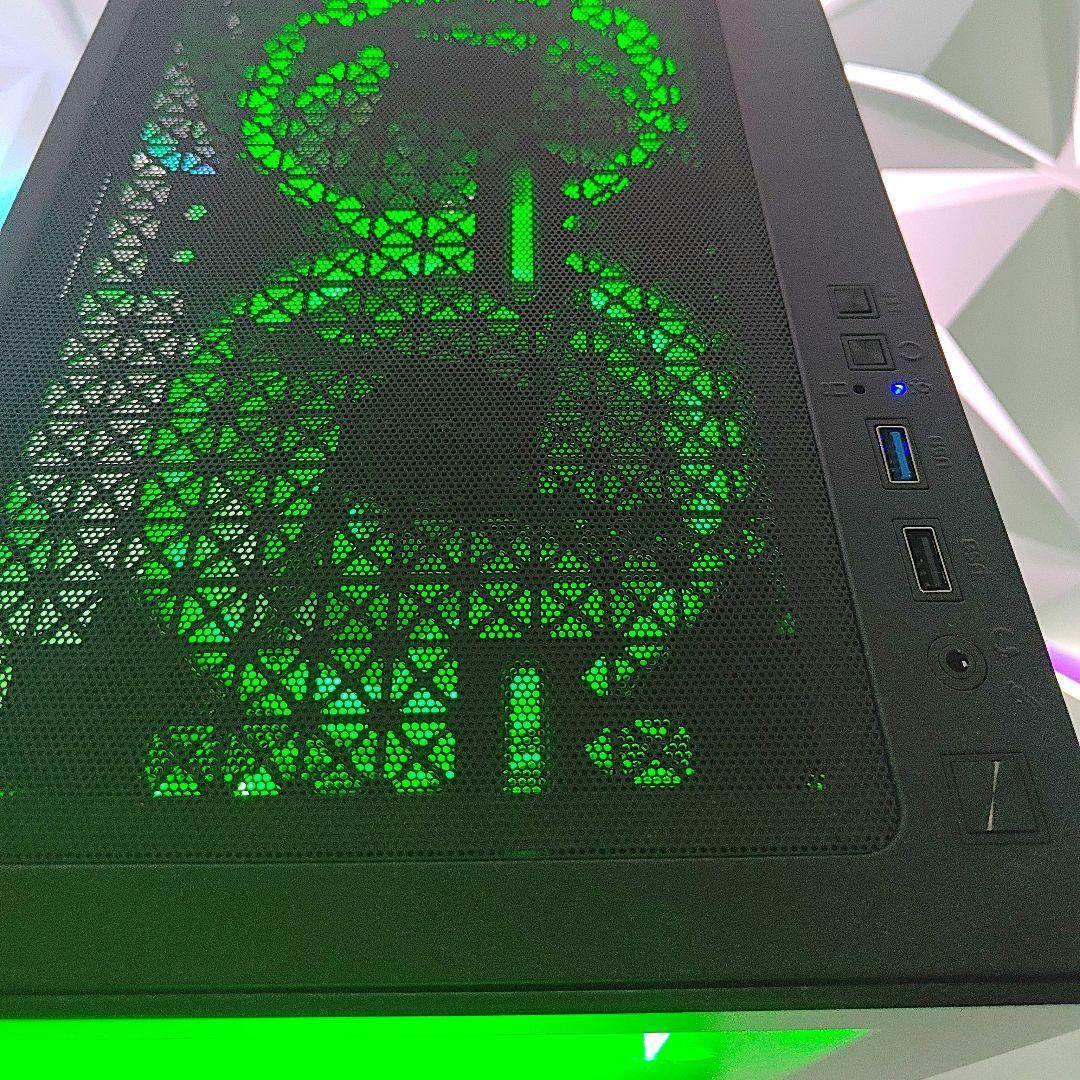 新品【コンパクトな光るゲーミングPC】デスクトップパソコン／ブラック 黒