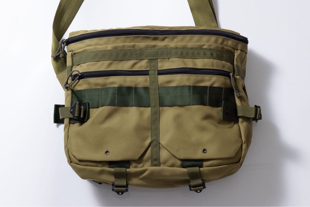 ブリーフィング ナノユニバース ショルダーバッグ　ダブルネーム