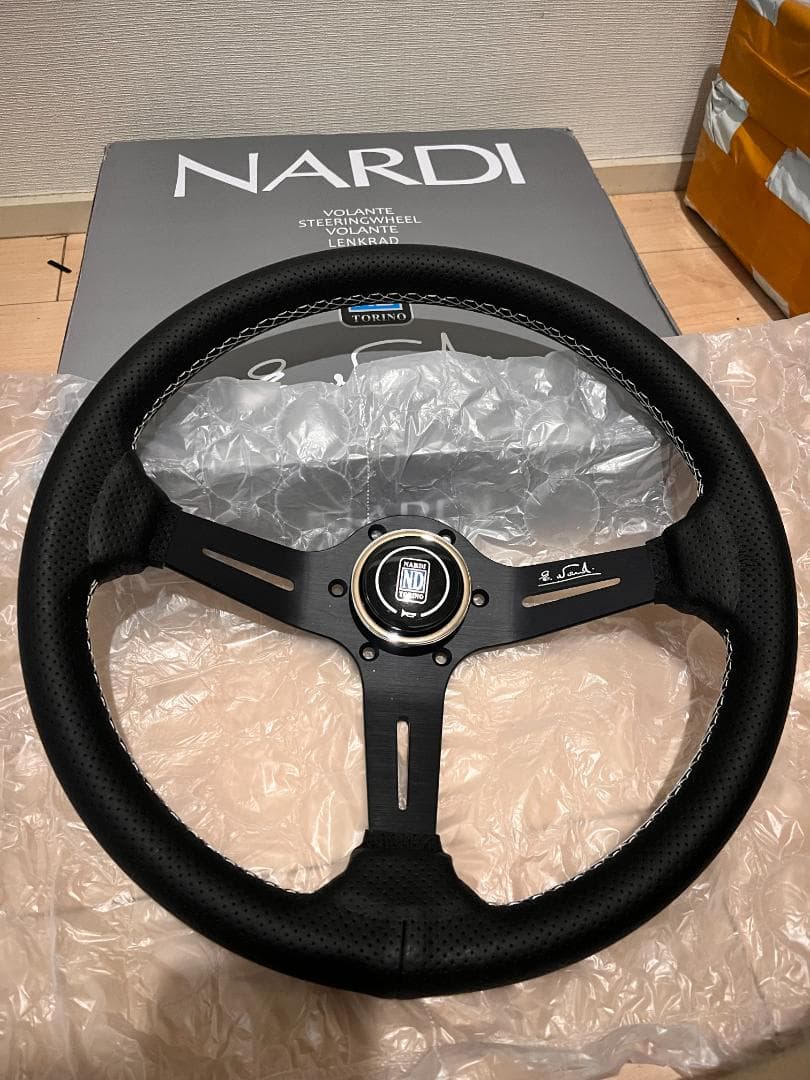 ナルディ 14インチ/約350mm 35パイ 白色線/白色サイン ステアリング