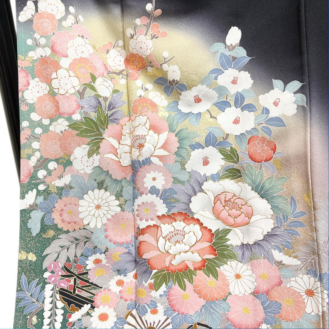未着用　作家もの　黒留袖　金駒刺繍　花車　牡丹　椿　梅　着物　115b d ms