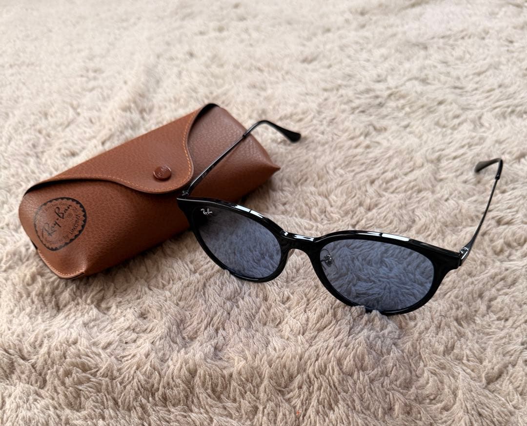 Ray-Ban RB4334d レイバンサングラス