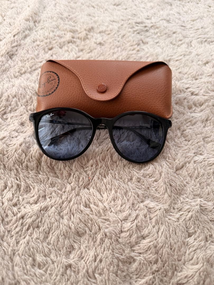 Ray-Ban RB4334d レイバンサングラス
