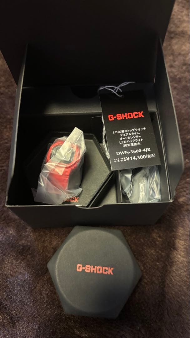 casio nano DWN-5600-4JR レッド　新品