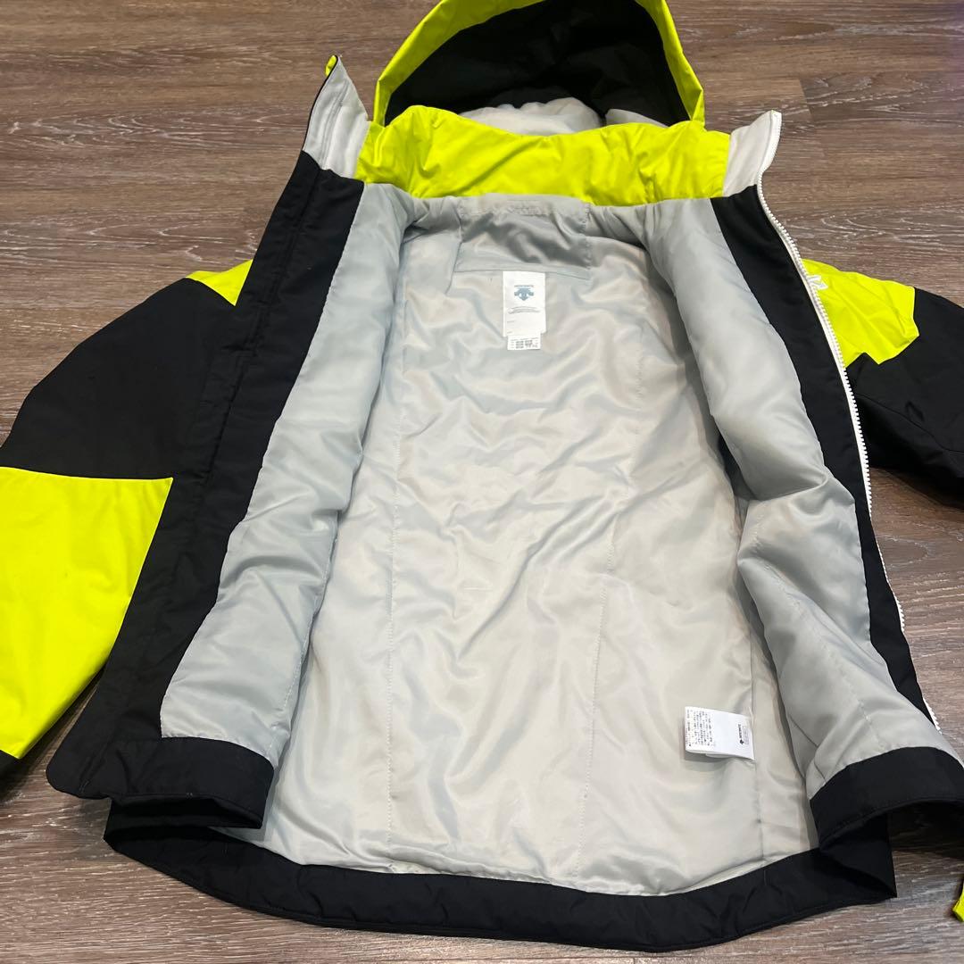 デサント　美品　　セットアップ　上下　スキーウェア　160 男の子　女の子